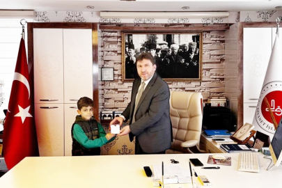 Adil Umut Sarı harçlıklarını Gazzeli çocuklara gönderdi