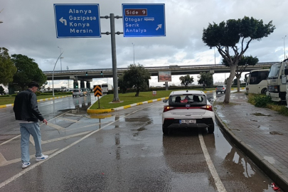 Manavgat motosiklet kazası: Zübeyde Hanım Caddesi’nde 2 kişi yaralandı