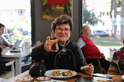 Barbaros Aile Çay Bahçesi Antalyalıların buluşma noktası oldu