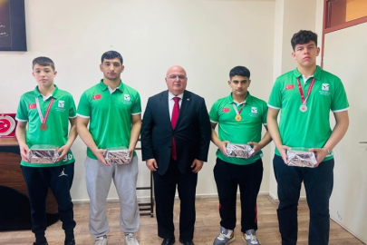 Şampiyonlar Ankara yolcusu: Manavgatlı genç güreşçilerden büyük başarı