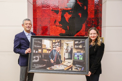 Başkan Vekili Büşra Özdemir'den Özgür Özel'e ziyaret