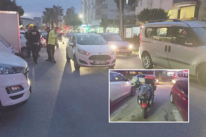 Park halindeki aracın kapısı açılınca motosikletli kaza yaptı