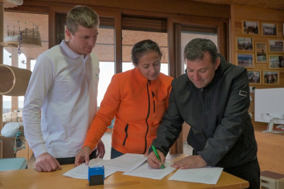 Manavgat’ta çevreci iş birliği: DEKAFOK ve Kaptan Ali Akyol’dan ortak protokol