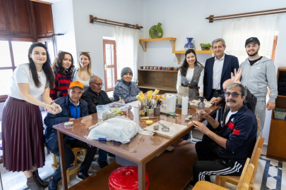 Manavgatlı çınarlar Dünya Sanat Günü'nde çamura şekil verdi