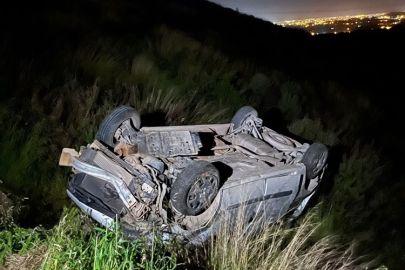 Seleukeia Antik Kenti girişinde kaza: Hafif ticari araç şarampole yuvarlandı