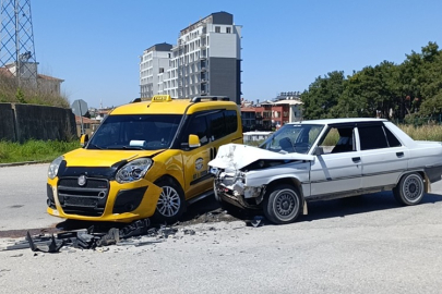 Muhittin Ersoy Bulvarı'ndaki kazada 2 kişi yaralandı