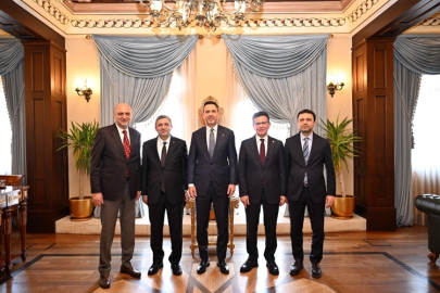 Bakan Alparslan Bayraktar’dan Antalya Valiliği’ne ziyaret