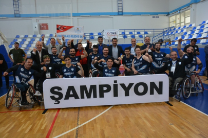 Manavgat'ta basketbol şöleni sona erdi: Pamukkale Belediye şampiyonluk kupasını kaldırdı