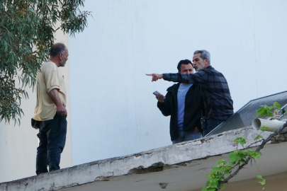 Manavgat’ta çatıda tehlikeli anlar: Üzerine benzin döktü