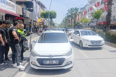 Yaya geçidinde duramayan otomobil Alman turistin ayağını ezdi