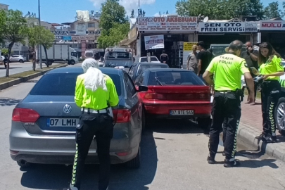 Kaza sonrası kaçan sürücü durdurmaya çalışanlara biber gazı sıktı