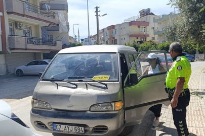 Aracın camın BASIN yazan sürücüye evrakta sahtecilikten işlem yapıldı