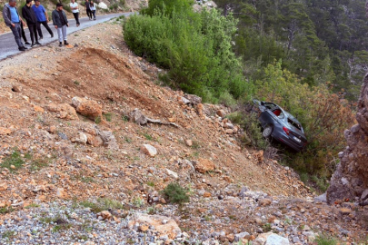 Gündoğmuş Gelesandra Yayla yolunda otomobil şarampole yuvarlandı