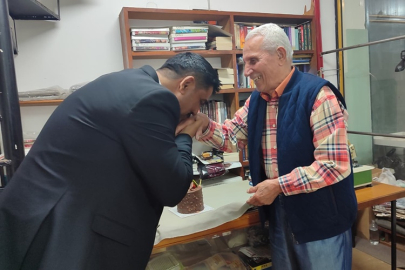 Manavgat'ın 70 yıllık terzisine anlamlı doğum günü hediyesi