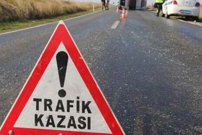 Tur minibüslerinin çarpıştığı kazada 13 turist yaralandı