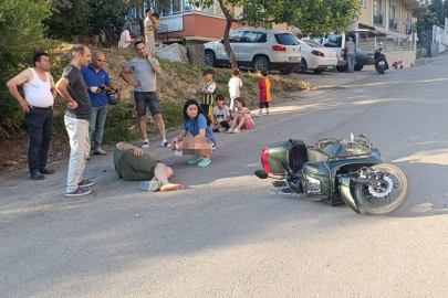 Direksiyon hakimiyetini kaybetti motosikleti devirdi
