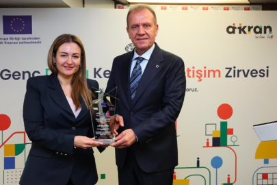 Antalya Büyükşehir’in gençlik odaklı çalışmaları ödül getirdi